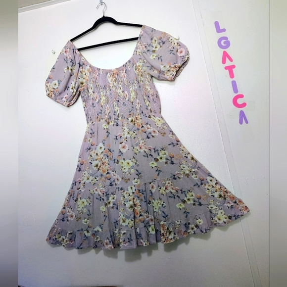 Calista lilac floral A-line knee-length puff sleeve dress, pockets,rayon, sz L. - Picture 4 of 16